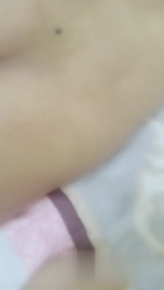 巨乳直播主守屄如瓶~ 只給磨不給肏! 精蟲沖腦之下就深喉口爆她!
