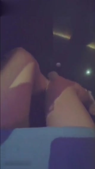 高顏值性感翹臀美女KTV包廂過生日喝多了偷偷扣逼逼
