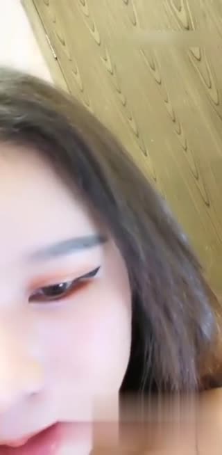 廣東混血女神曼曼回歸直播秀~直接和大屌乾爹口對屌演奏美妙和弦~