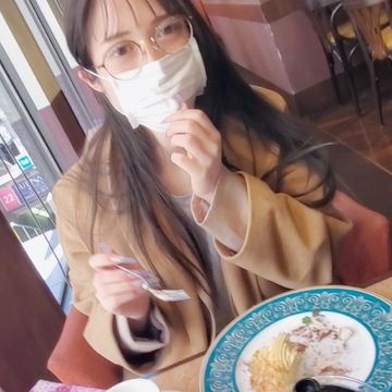 【无修正】メガネのOL仕事を抜け出しホテルで密会中出し