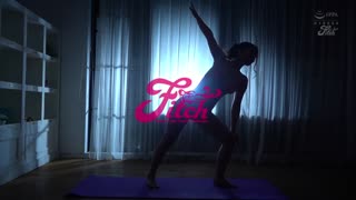 苗条巨乳人妻瑜珈教练流汗絶顶AV出道 松本菜美 JUFE-157