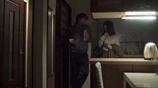 运休躲雨NTR 与总是盯着的人妻部下在台风夜干到早上 二宫光 ADN-252