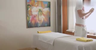 給AV女友擦精油