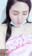 【國產館】妹子床上自摸誘惑秀逼逼還挺粉嫩一直摩擦陰蒂呻吟嬌喘