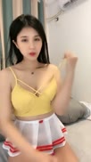 大奶妹子太饑渴，拿出一堆道具自慰