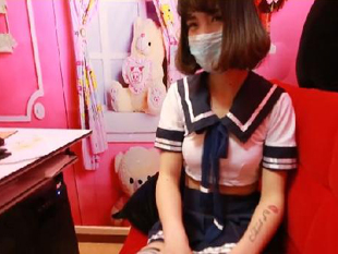 富二代公子哥最愛叫美乳妹子扮成學生妹讓他操