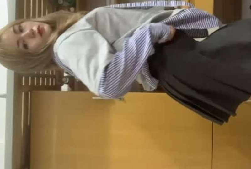 翹臀美乳辣妹自慰玩自拍