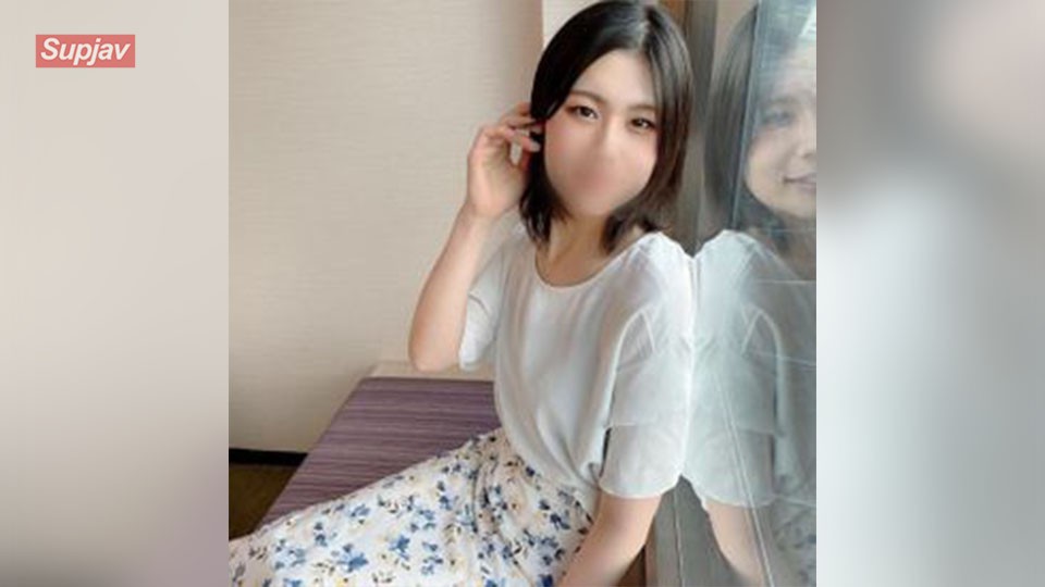 FC2PPV+2430778+美人小学生ナース。彼女は洗っていないチンポを飲み込み、素早くフェラチオして汗だくセックスをし、大量の精子を飲み込み、カメラマンのチンポを触って懇願し、その後2回続けて犯され、大量の精子を顔に浴びる。