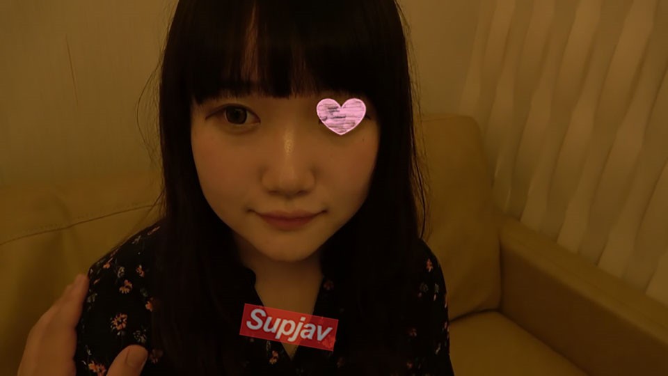 FC2PPV+1371717+[No mosaic+First shot] Sayaka-chan18 years old+2nd issue+"Uniform x Lolita face, body" the strongest combination 71 minutes of passion! ! [Personal shooting]