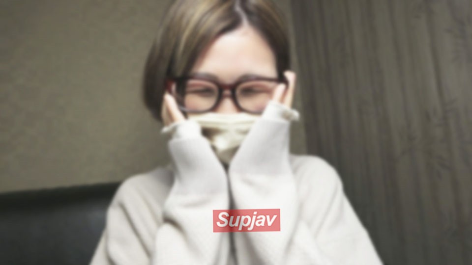 FC2PPV+2768929+※Si trouvé à l'école, il sera supprimé immédiatement※【Non censuré】Une institutrice d'école primaire belle et sérieuse. Une grosse bite est insérée dans un corps innocent avec peu d'expérience sexuelle, et elle tourne la première vidéo POV de sa vie. L'homme à lunettes a du sperme sur tout le visage !