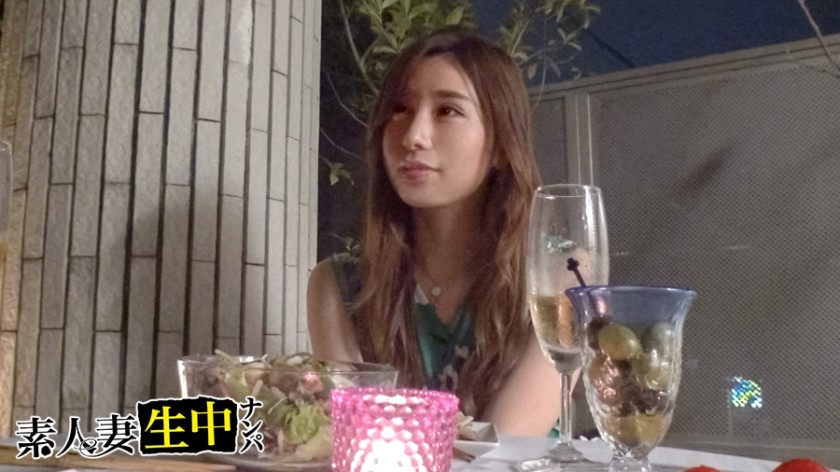 300MIUM-315+【Femme amateur (frustrée)】, mange cru ! ] En raison du retard dans la naissance d'un bébé pour son mari bien-aimé... cette belle femme excitée finit par se construire et le libérer avec la bite d'un autre homme !