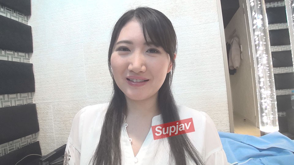 FC2PPV+3186492+ [美乳百货店少女人妻中出] “平时在化妆品柜台工作。爱老公，但是事业不顺。”乳交+舔肛，熟女性爱尖叫中出[私拍] 附ZIP