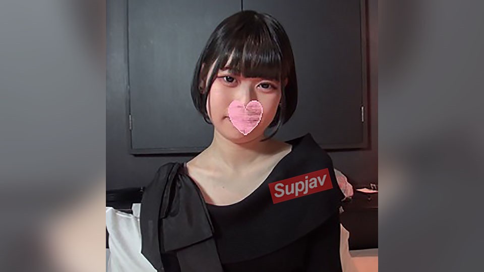 FC2PPV+4403172+165cm/D cup. Một cô gái 20 tuổi làm việc tại một nhà hàng mì ramen và thích nấu ăn. Người phụ nữ lớn tuổi này không phải là chuyên gia nếm mì ramen, nhưng bà lại là chuyên gia nếm tình dục bằng miệng. Cô ấy liên tục đạt cực khoái với cái "của quý" non nớt của mình! Xuất tinh sâu bên trong âm đạo! Bình luận thưởng / Phim khiêu dâm Blowjob và xuất tinh vào miệng!