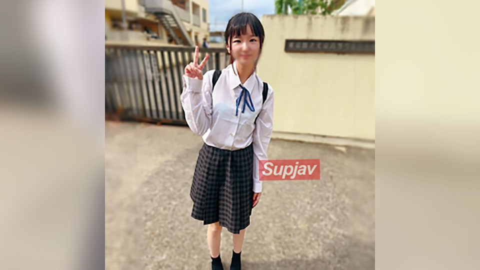 FC2PPV+4507485+※Programado para ser eliminado [Primera vez/Graduación] Shiho-chan, actualmente un estudiante de tercer año de secundaria, está viviendo su mejor vida bajo el cuidado de sus padres tóxicos. Se sonrojó al primer roce de un pene. Él rompió la membrana de su vagina no utilizada y, soportando el dolor, perdió su virginidad después de ser creampieada. .