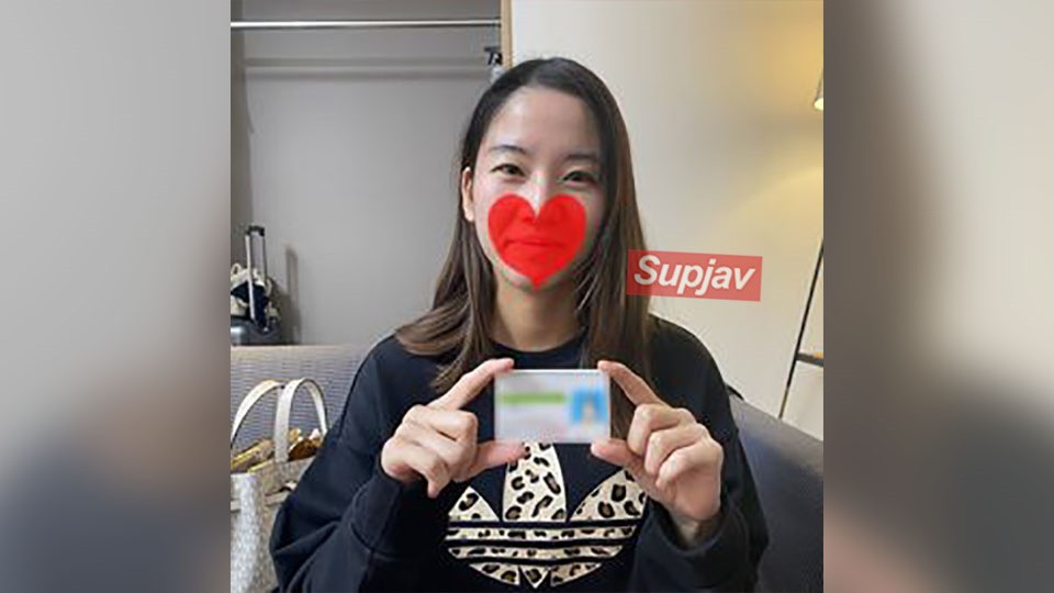 FC2PPV 4676142 像奥优一样喜欢口交的娇小19岁已婚妇女♡自我深喉挑逗喉咙后部，然后含着泪水再次吮吸的受虐狂变态女人♡