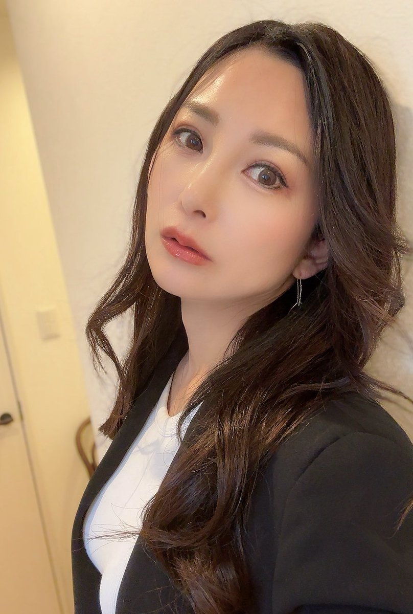 一色桃子