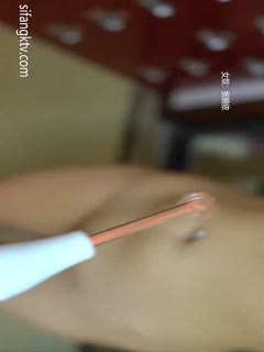 【女奴张婉依】大神调教颜值女奴，乳头穿钉，抽逼，电击！!