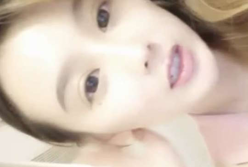 高顏值完美身材美艷妹子，直播自慰高潮噴水，超騷的叫聲誰受得了啊！