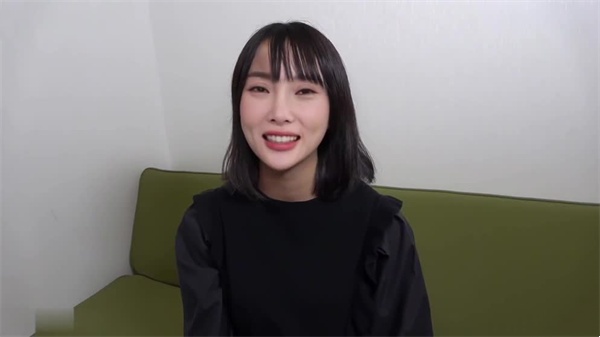 AI-李小璐-女星下海拍攝無碼A片粉色小穴注滿男人精華上