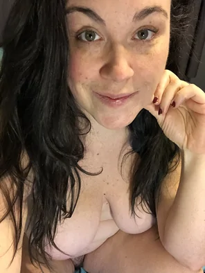Iâ€™m hopping in the shower, cumming?