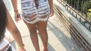 girls on the streets pictures(15)