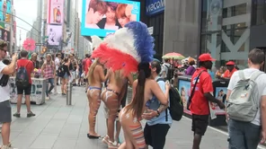 girls on the streets pictures(122)