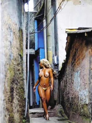 Valesca popozuda (1)