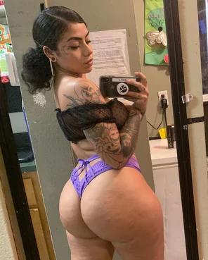 mirror selfie