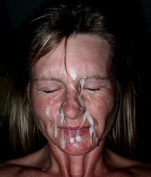 MILF cumshot (1)