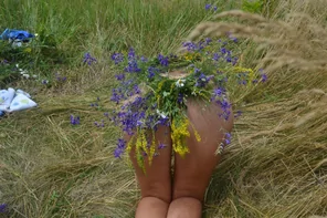 042