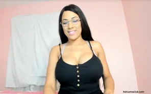 Big Natural Boobs on this 22 year old American Babe