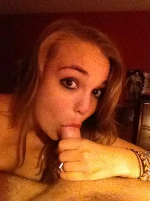 amateur pic Loving the eye contact