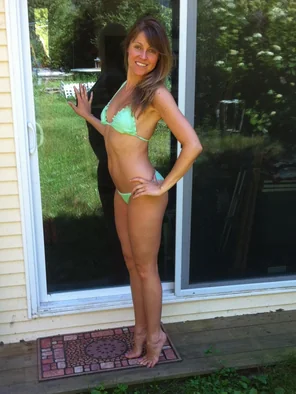 amber-green-bikini-3