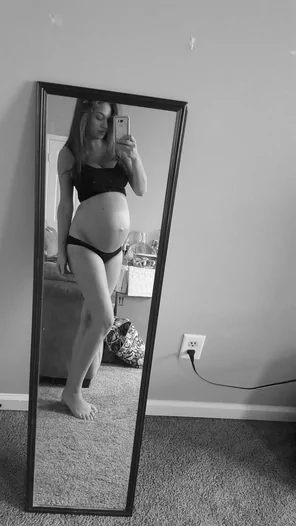 amateur pic Black and White