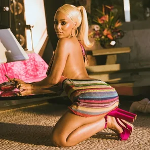 Outrageous-Doja-Cat-Ass-Pictures-Worth-Seeing-7