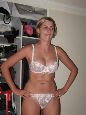 amateur pic amarteur blonde emma 2