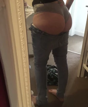 Eat my pussy before I go to class