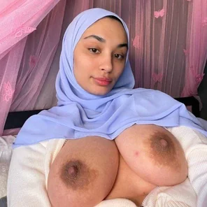 amateur pic hijabi slut