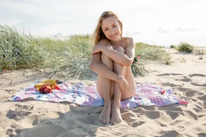amateur photo MetArt_Intimate-Picnic_Rosalind_high_0119