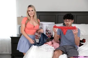 stepmom_knows_what_boys_think_about_010