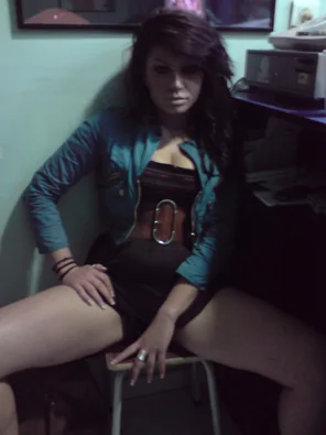 Beauty Leg Long hair Sitting Arm 