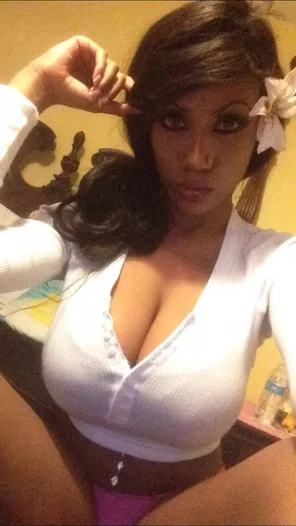 Hair Selfie Beauty Brassiere Arm 