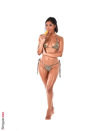 Cougar-Alika-Wearing-Bikini-13