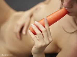 amateur pic marta-crazy-about-carrots-03-14000px