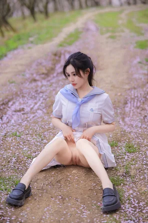 025 (2)