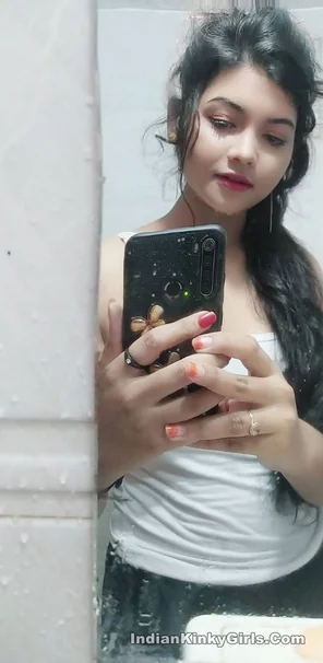 Cute-Desi-Teen-Showing-Sweet-Boobs-To-Boyfriend_005