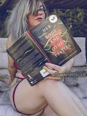 It's a little wet out here, but that won't stop me from my morning rituals. Like the look? ðŸ¤“ðŸ“šðŸ–¤