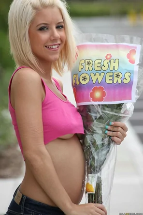 amateur pic tessa taylor flower power pounding (5)