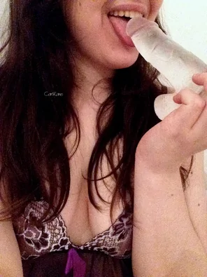 I wish I could just casually suck on my dildo in front of random people... :)