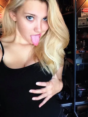 amateur pic Blonde Social Media Slut From Canada